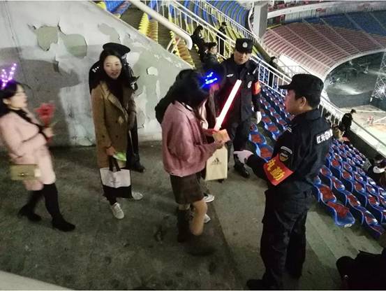 長沙紅光保安服務有限公司,長沙安保服務,長沙安全服務,長沙非武裝押運,勞務派遣服務 長沙紅光保安服務有限公司,長沙安保服務,長沙安全服務,長沙非武裝押運,勞務派遣服務