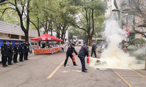長沙紅光保安服務有限公司,長沙安保服務,長沙安全服務,長沙非武裝押運,勞務派遣服務 長沙紅光保安服務有限公司,長沙安保服務,長沙安全服務,長沙非武裝押運,勞務派遣服務