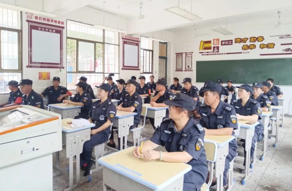 長沙紅光保安服務有限公司,長沙安保服務,長沙安全服務,長沙非武裝押運,勞務派遣服務 長沙紅光保安服務有限公司,長沙安保服務,長沙安全服務,長沙非武裝押運,勞務派遣服務